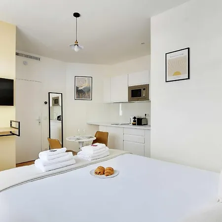 Amazing Apartment-2p-sacre Coeur-poissonniers-1 Apartment Paris